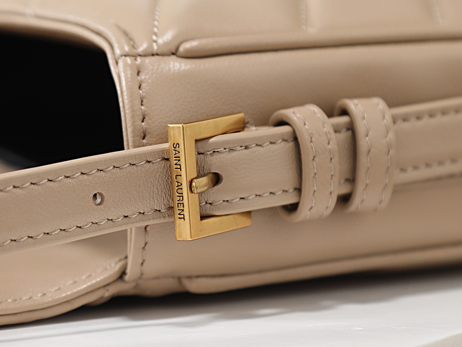 YSL LOULOU toy crossbody in MATELASSÉ lambskin 21x14x5cm