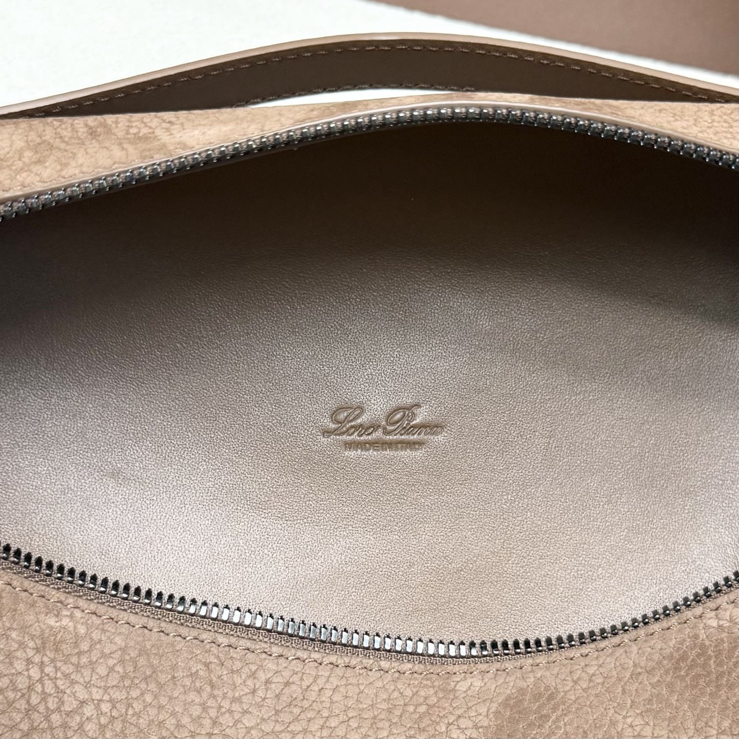 Loro Piana Extra pouch L29 29x18x5cm
