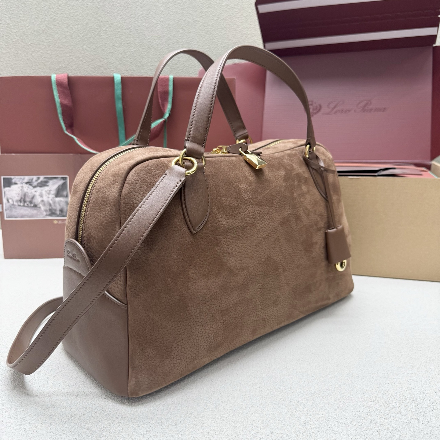 Loro Piana Needle 38x22x16cm