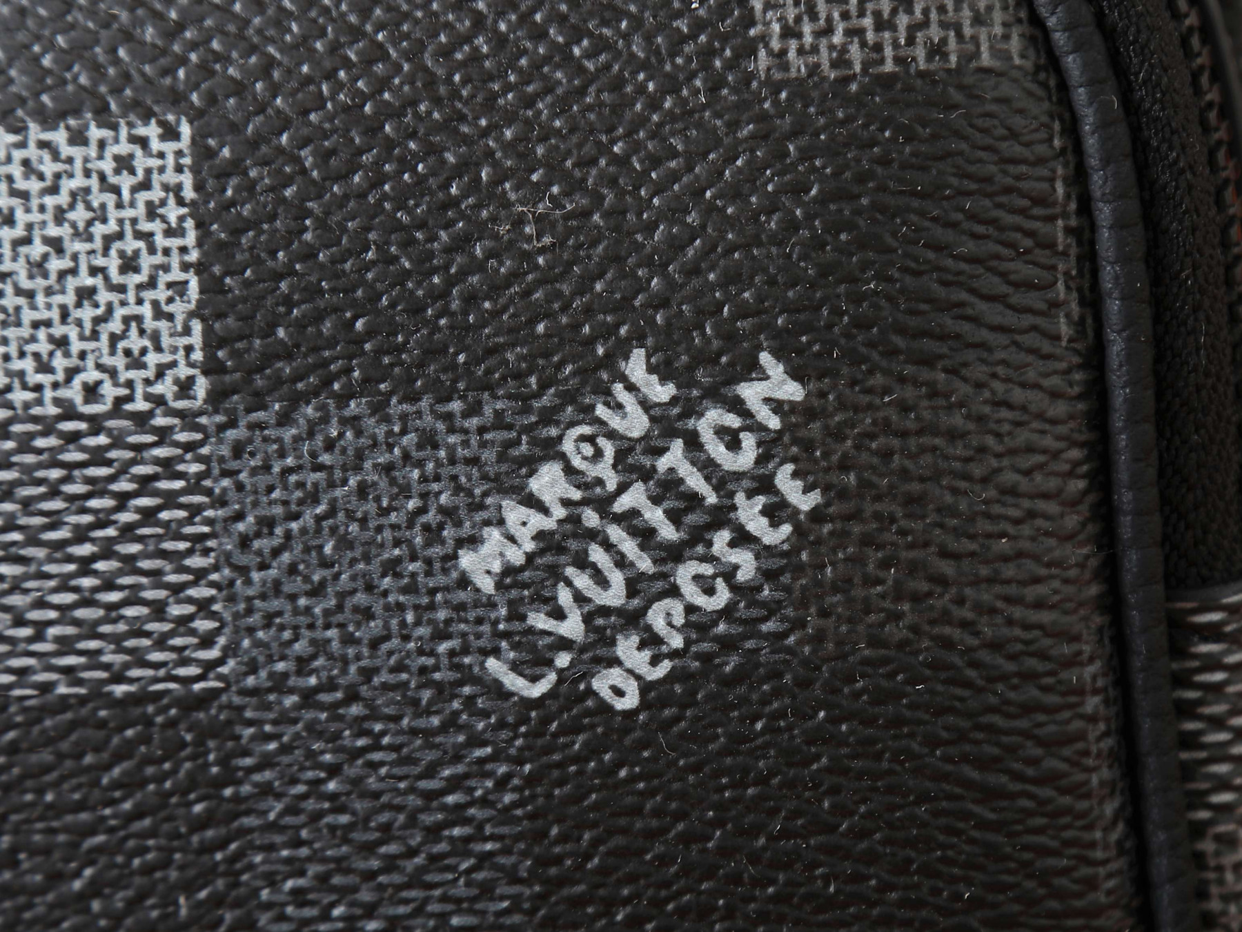 LV Nile Messenger M14988 25x17.5x11cm
