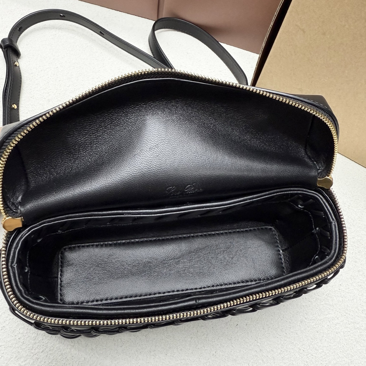 Loro Piana Extra Pocket L19 19 x 11.5 x 7cm