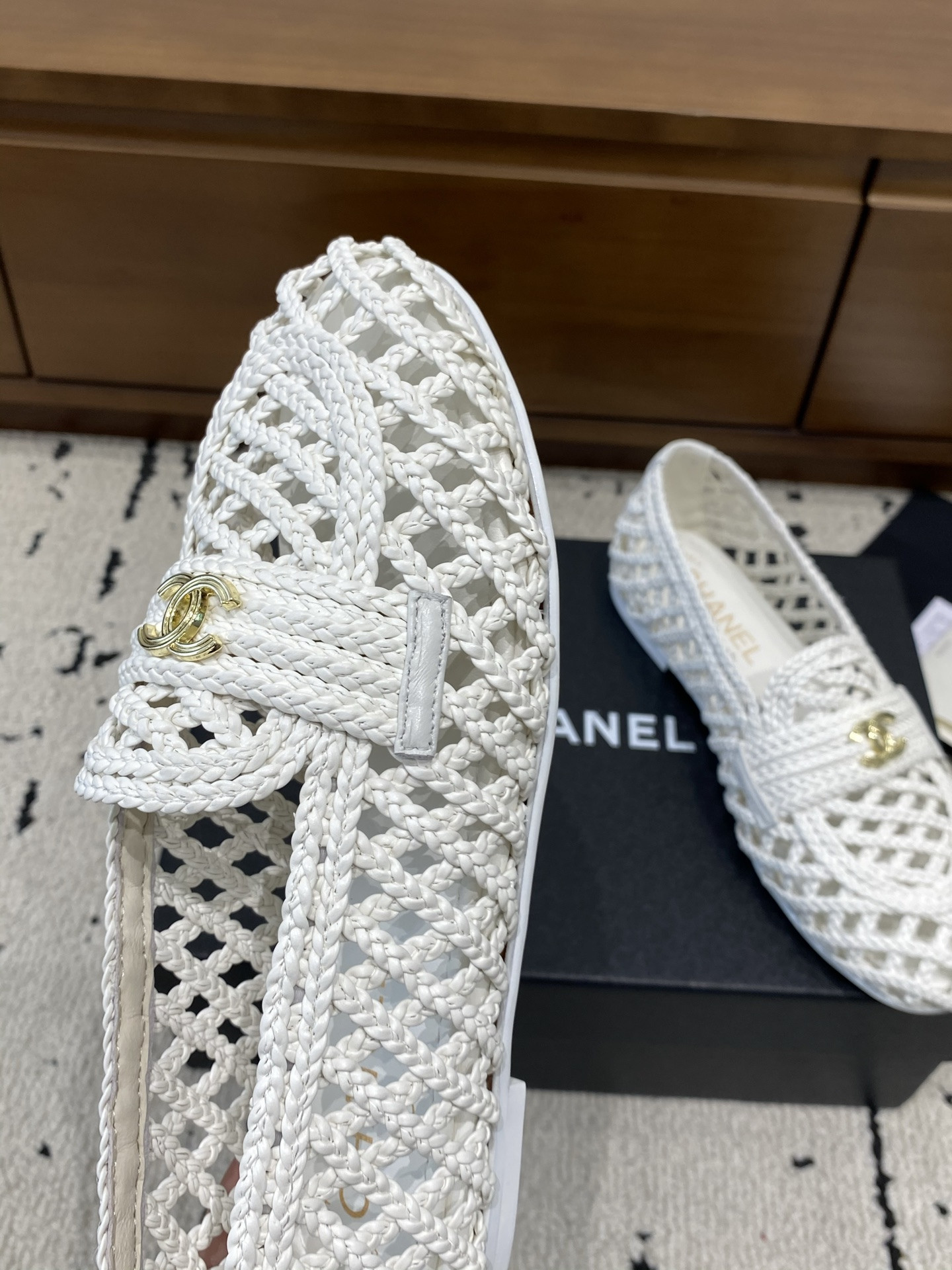 ua Ch**el flat shoes